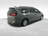 Used 2022 Chrysler Pacifica Touring-L image 4