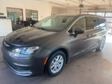 Used 2022 Chrysler Voyager LX image 3