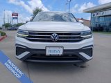 Used 2022 Volkswagen Tiguan SE w/ Panoramic Sunroof Package image 2