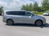 Used 2019 Chrysler Pacifica Touring-L Plus image 2