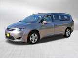 Used 2017 Chrysler Pacifica Touring-L Plus image 3
