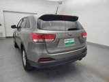 Used 2017 Kia Sorento L image 6