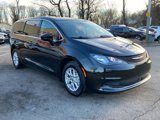 Used 2022 Chrysler Voyager LX image 3