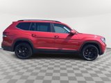Used 2022 Volkswagen Atlas SE w/ Black Wheel Package image 4