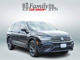 Used 2023 Volkswagen Tiguan SE image 2