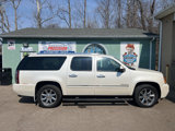 Used 2011 GMC Yukon XL Denali image 3