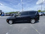 Used 2022 Chrysler Pacifica Touring-L image 2