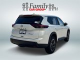Used 2024 Nissan Rogue SV image 3