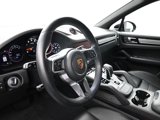 Certified 2023 Porsche Cayenne Platinum Edition image 4