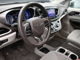Used 2017 Chrysler Pacifica Touring image 4