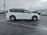 Used 2022 Chrysler Pacifica Touring-L image 5