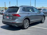 Used 2020 Volkswagen Tiguan SE w/ Panoramic Sunroof Package image 5
