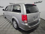 Used 2017 Dodge Grand Caravan SE image 4
