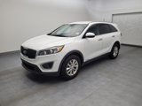Used 2017 Kia Sorento LX image 2