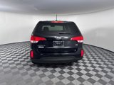 Used 2015 Kia Sorento LX image 4