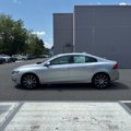 Used 2018 Volvo S60 T5 Inscription image 2