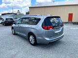 Used 2020 Chrysler Pacifica Touring-L image 5