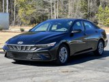 Used 2024 Hyundai Elantra SEL image 2