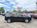 Used 2016 Jeep Cherokee Latitude image 2