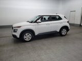Used 2022 Hyundai Venue SE image 2