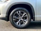 Used 2018 Toyota Highlander LE image 5