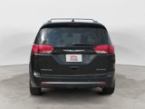 Used 2018 Chrysler Pacifica Touring-L image 4