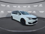 Used 2020 Chrysler Pacifica Touring-L w/ Advanced Safetytec Group image 2