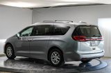 Used 2021 Chrysler Pacifica Touring-L image 4