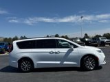 Certified 2024 Chrysler Pacifica Pinnacle image 2