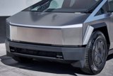 Used 2024 Tesla Cybertruck AWD Crew Cab image 4