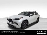 Used 2023 Toyota Highlander XLE image 2