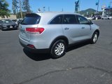 Used 2016 Kia Sorento LX w/ LX Convenience Package image 3