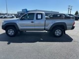 Used 2015 Toyota Tacoma 4x4 Access Cab image 4