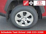 Used 2021 Toyota RAV4 LE image 5