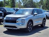 Used 2022 Mitsubishi Outlander SE image 3