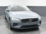 Used 2022 Volvo S60 B5 Momentum image 2