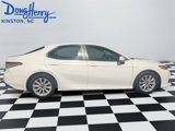 Used 2018 Toyota Camry SE image 6