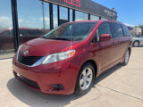 Used 2013 Toyota Sienna LE image 2