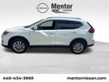 Used 2018 Nissan Rogue SV image 2