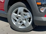 Used 2025 Hyundai Kona SE image 4