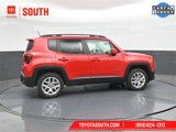 Used 2017 Jeep Renegade Latitude w/ Popular Equipment Group image 3