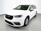 Used 2023 Chrysler Pacifica Touring-L image 3