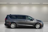 Used 2023 Chrysler Pacifica Touring-L image 2
