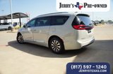 Used 2021 Chrysler Pacifica Limited w/ Uconnect Theater Family Group image 2