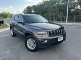 Used 2018 Jeep Grand Cherokee Laredo image 2