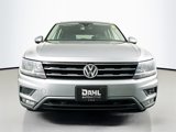 Used 2020 Volkswagen Tiguan SEL image 2
