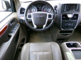 Used 2014 Chrysler Town & Country Touring image 5