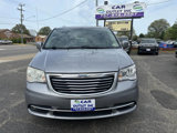 Used 2014 Chrysler Town & Country Touring image 2