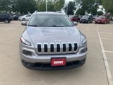 Certified 2018 Jeep Cherokee Latitude Plus w/ Comfort/Convenience Group image 2
