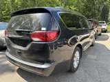 Used 2019 Chrysler Pacifica Touring-L image 5